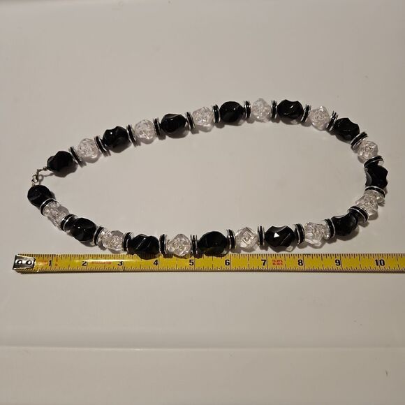 Costume Jewelry Black and Clear Necklace see measurements - Picture 4 of 4